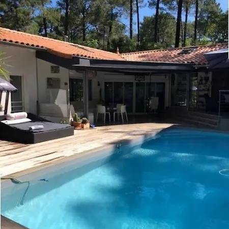 Milesker Avec Piscine Chauffee A Hossegor 索尔特奥瑟戈尔